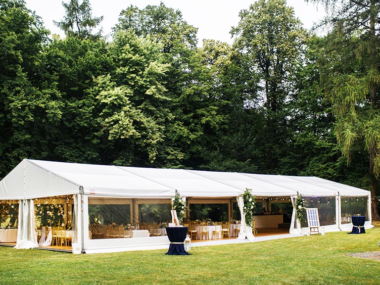 witte tent bruiloft laten organiseren